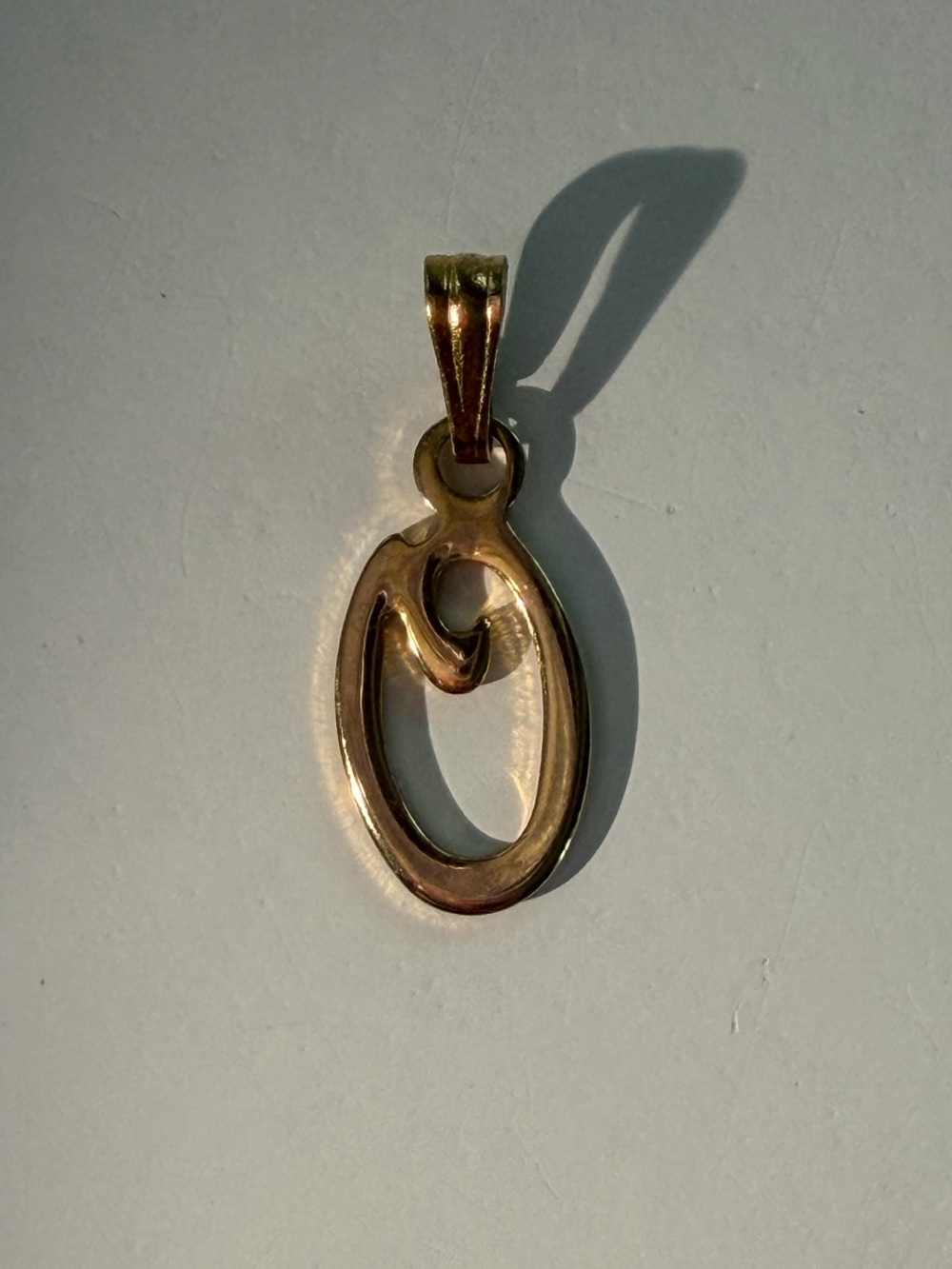 Monet Vintage Gold Tone Cursive Letter O Charm